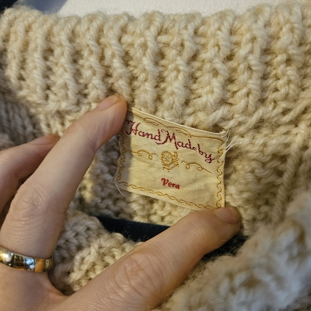 Hand Knit Cream Oversized Sweater - Picture 5 of 8